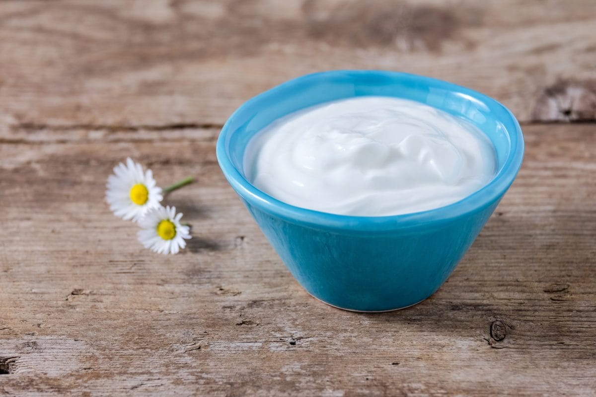 Jogurt skyr - właściwości, zastosowanie i propozycje podania