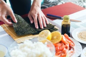 Z czym warto zrobić sushi zwykłe i wegańskie