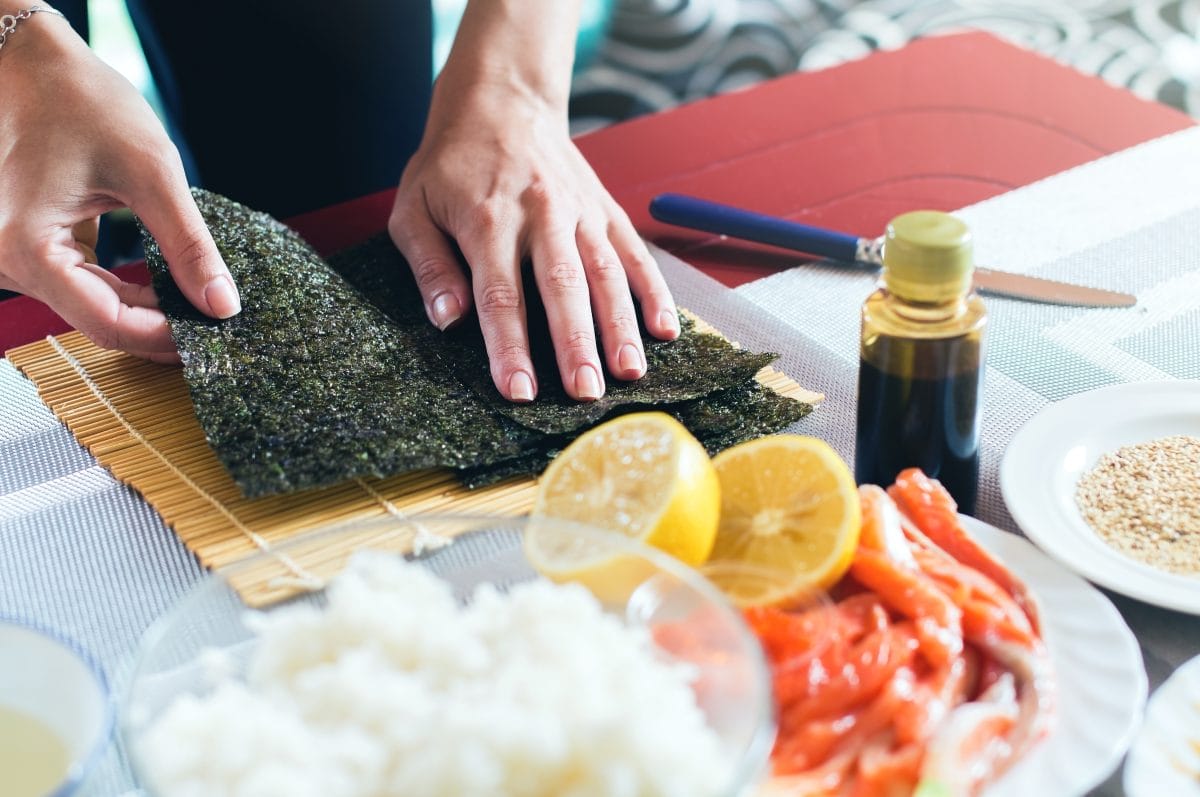 Z czym warto zrobić sushi zwykłe i wegańskie