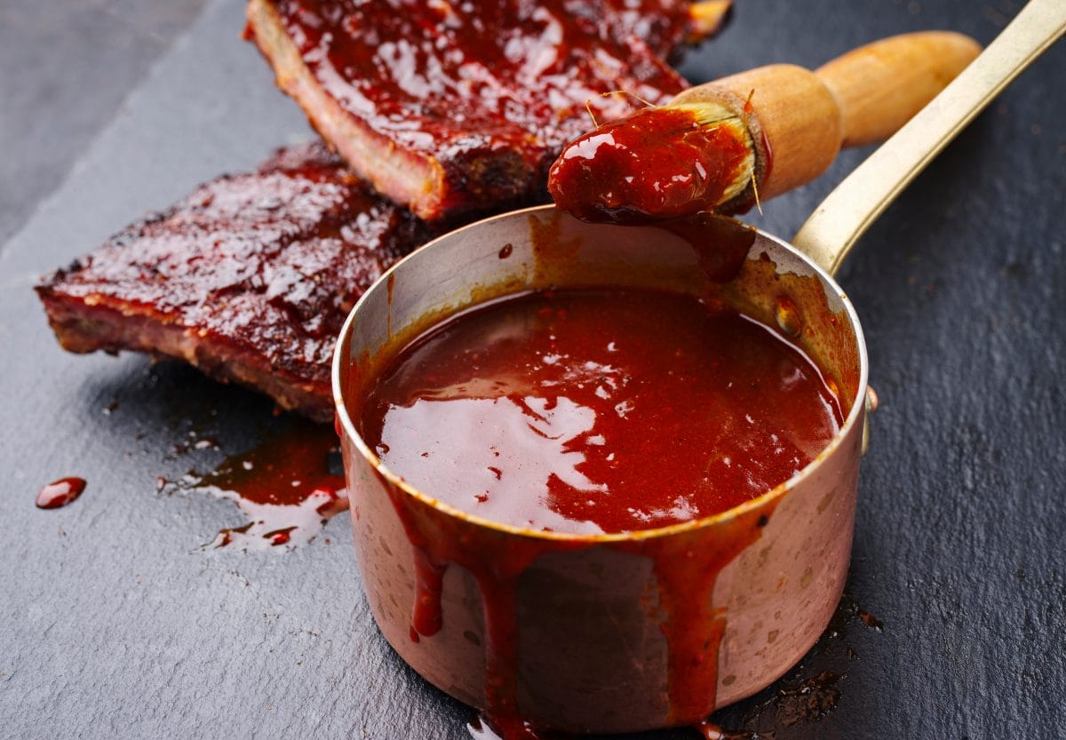 Sos barbecue - przepis i propozycje podania
