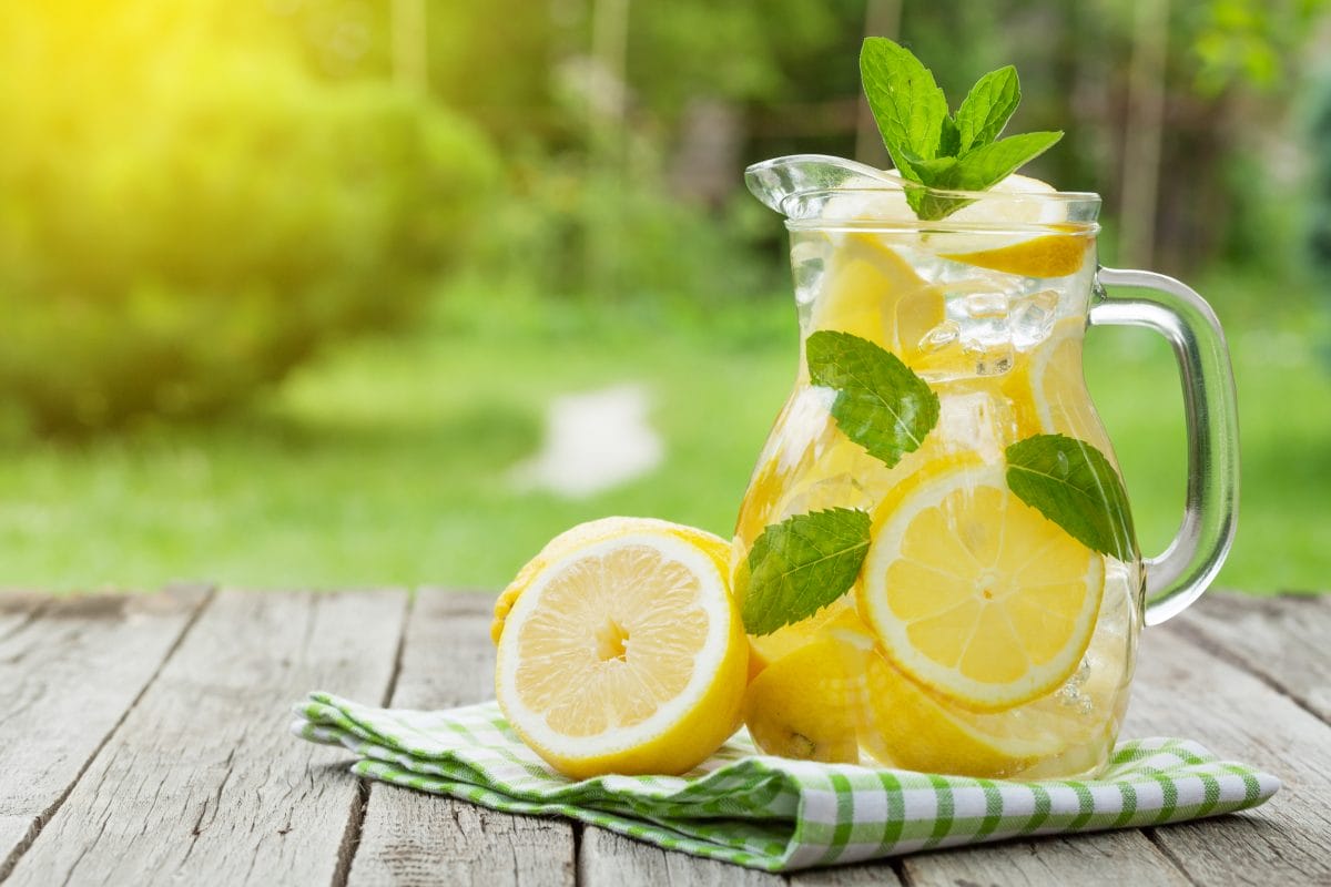 Domowa lemoniada - jak ją zrobić Przepisy i wskazówki