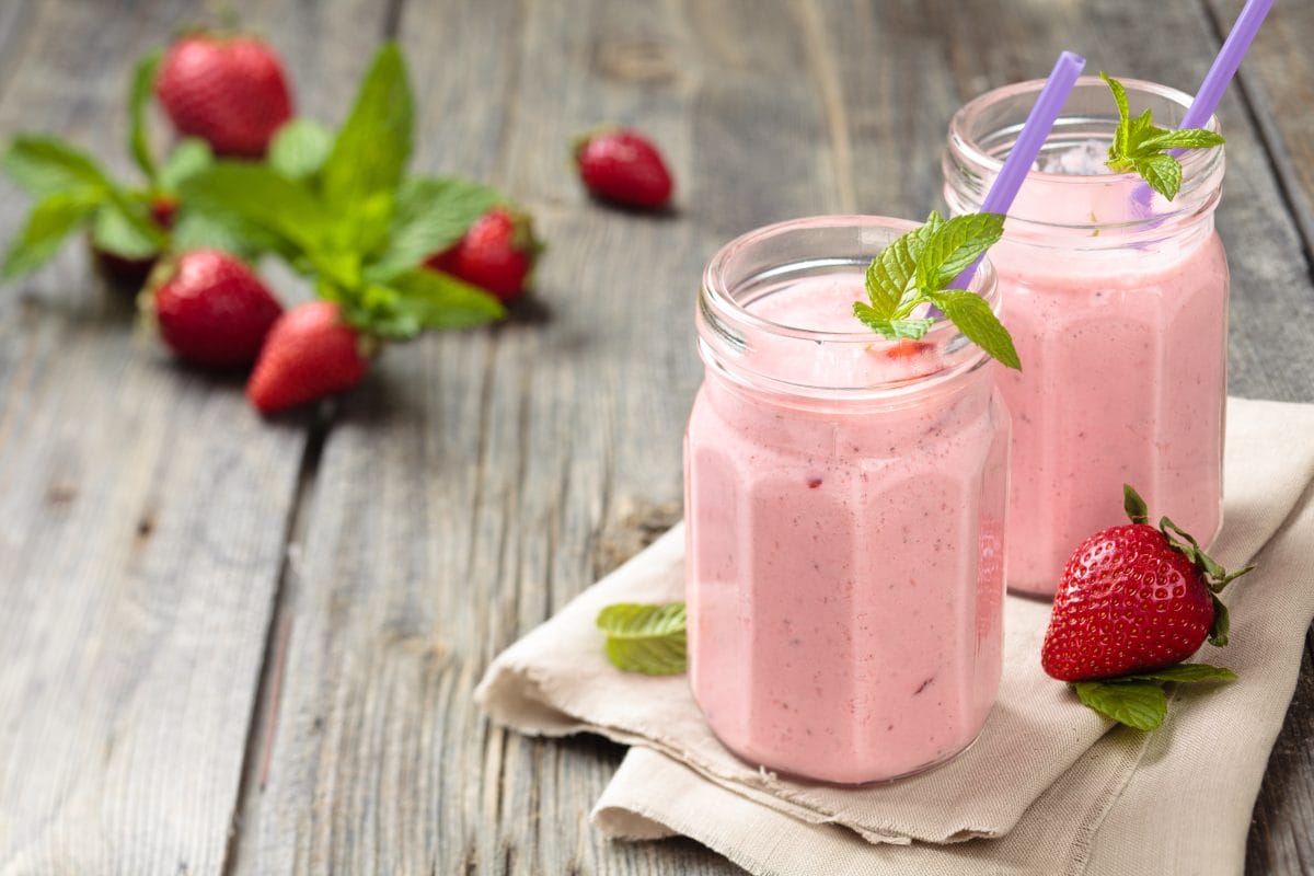 Najlepsze smoothie z truskawek - przepisy i wskazówki