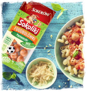 Makaron z sosem pomidorowym i foodbolówkami