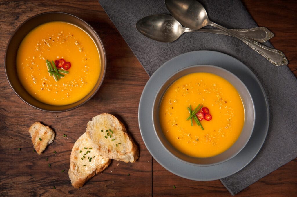 3. Zupa krem z batatów i czerwonej soczewicy